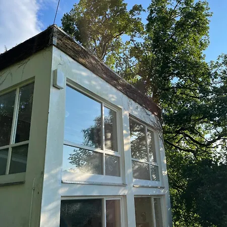 Altes Zeichenstudio Im Gruenen דירה